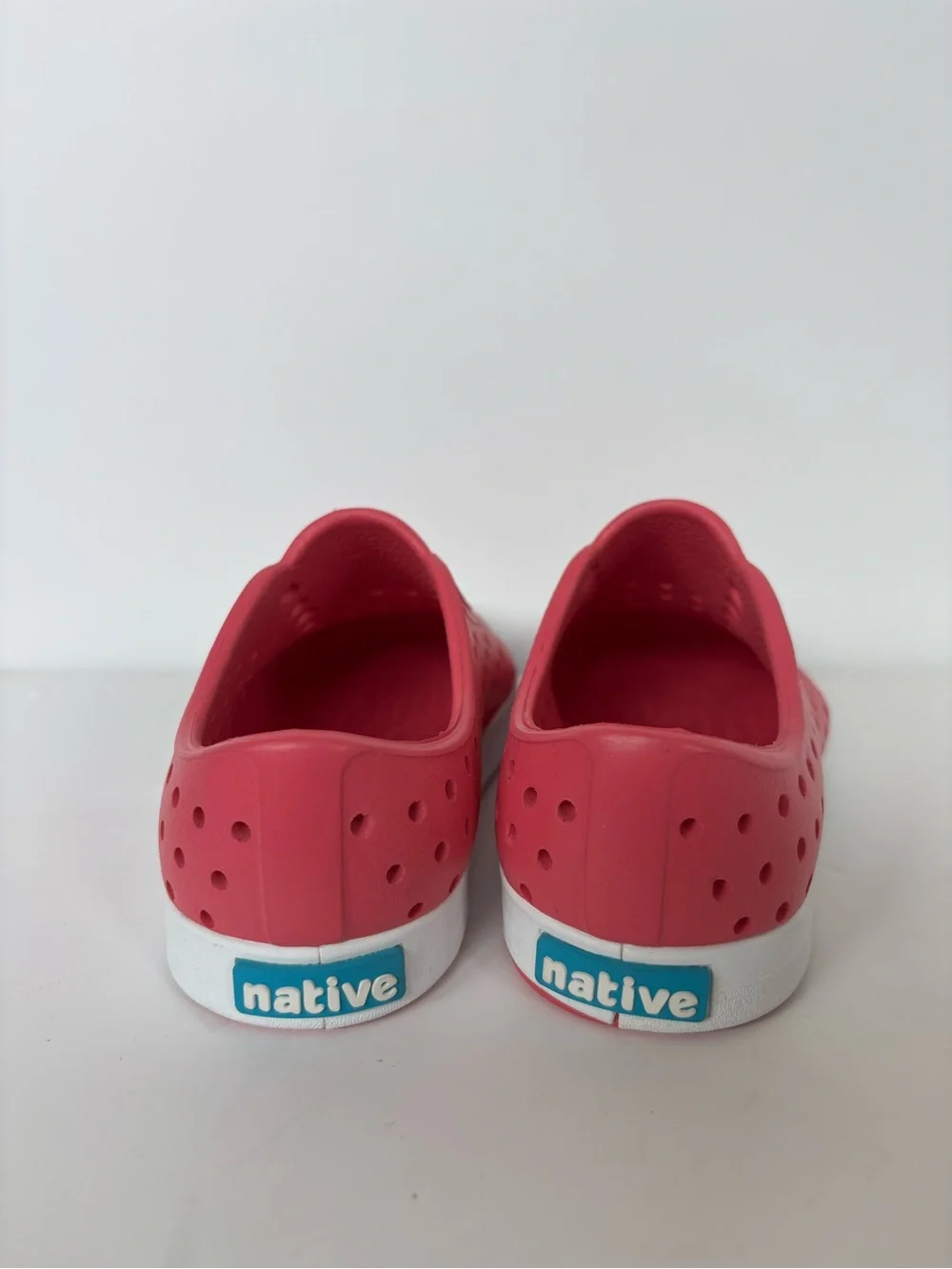 Native Kids Jefferson Pink Slip-On Water Friendly Sneakers size 8